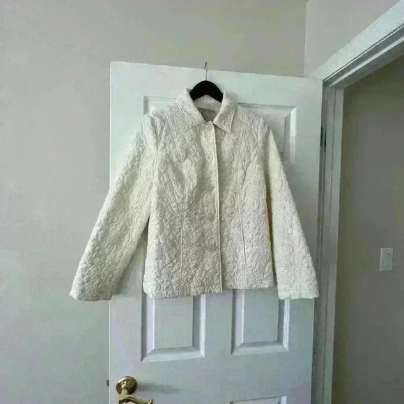 Requirements white jacket - Picture 2 of 8